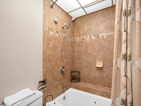 Luxurious 4-Bedroom Maui Retreat in Kaanapali